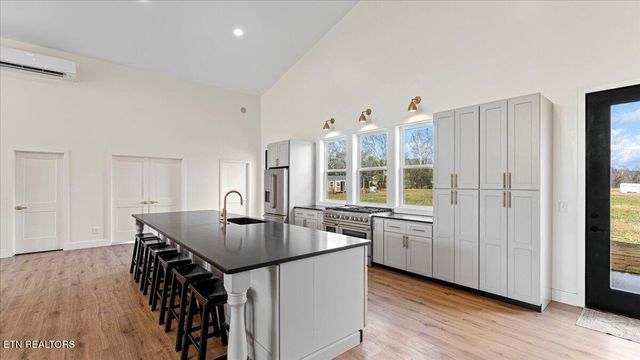 143 Hamilton Rd, Kingston, TN 37763