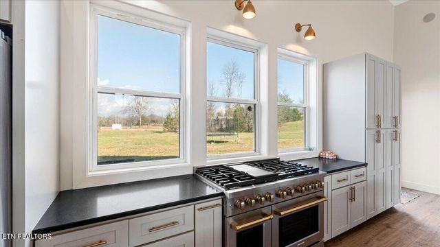 143 Hamilton Rd, Kingston, TN 37763