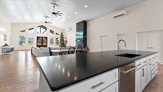 143 Hamilton Rd, Kingston, TN 37763