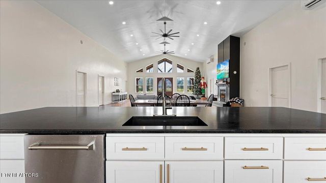 143 Hamilton Rd, Kingston, TN 37763