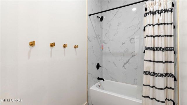 143 Hamilton Rd, Kingston, TN 37763