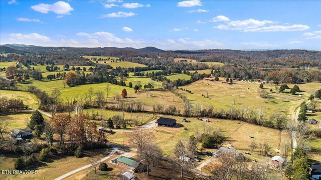 143 Hamilton Rd, Kingston, TN 37763