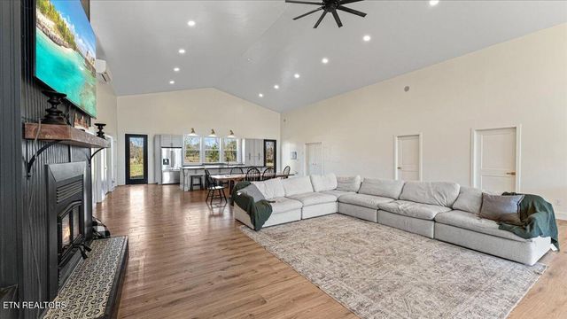 143 Hamilton Rd, Kingston, TN 37763