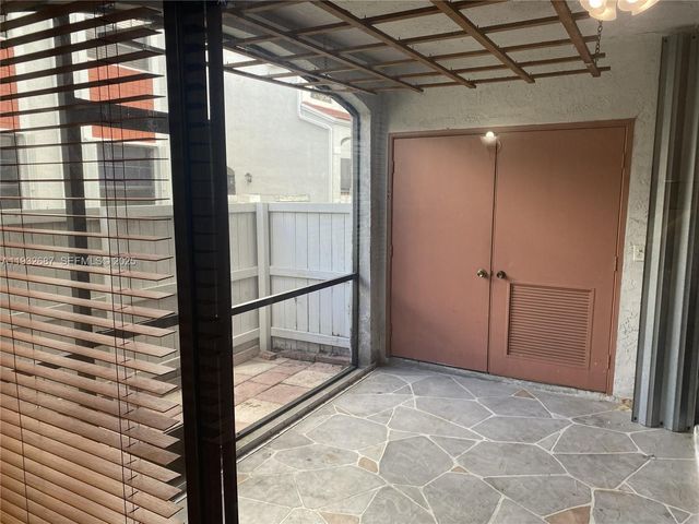 11989 NW 11th St 11989, Pembroke Pines, FL 33026