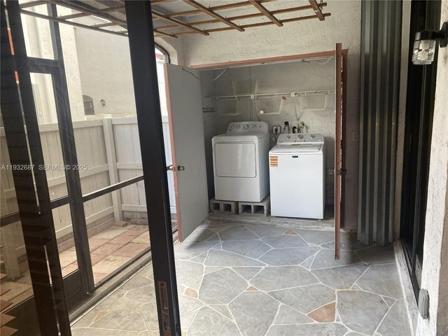 11989 NW 11th St 11989, Pembroke Pines, FL 33026