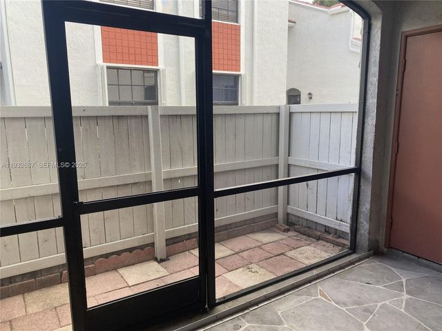 11989 NW 11th St 11989, Pembroke Pines, FL 33026