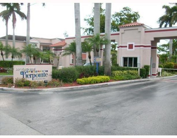 11989 NW 11th St 11989, Pembroke Pines, FL 33026