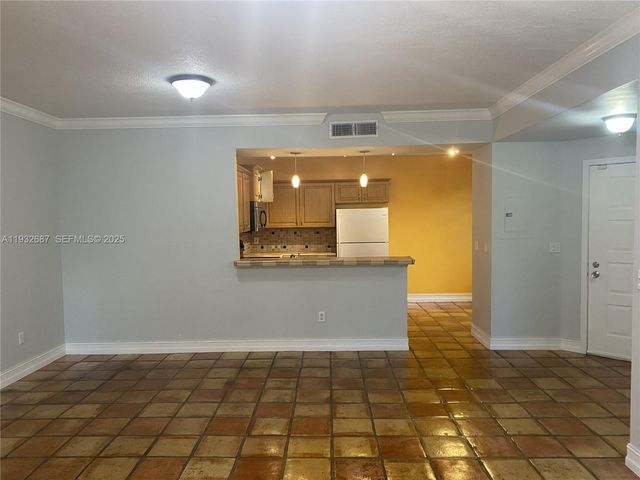 11989 NW 11th St 11989, Pembroke Pines, FL 33026