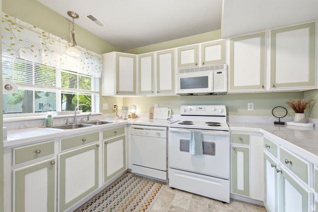 1672 S CANYONWOODS DR, Ogden, UT 84404