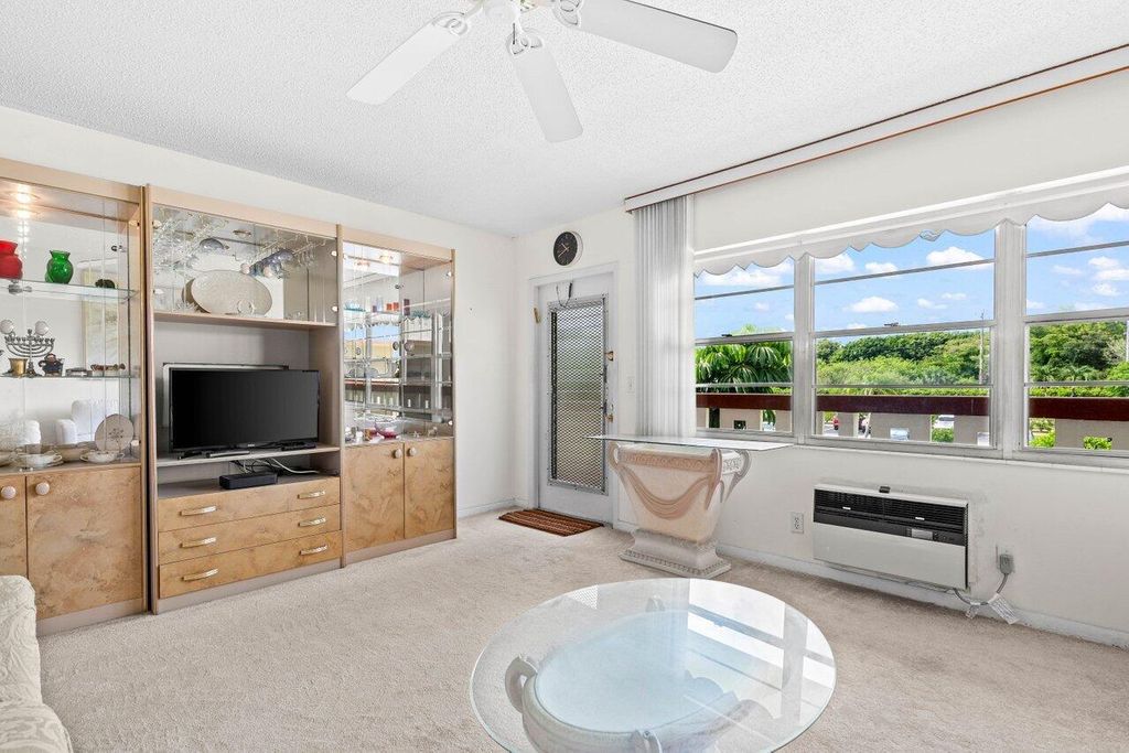 Image 14 of property listing at 105 Brighton C, Boca Raton, FL 33434