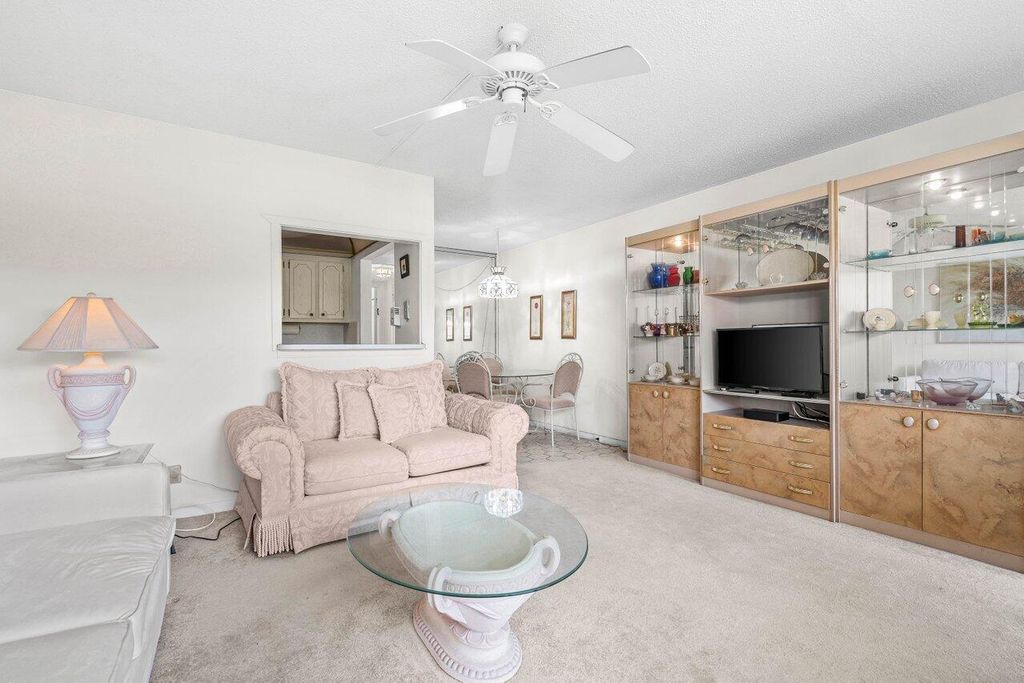 Image 5 of property listing at 105 Brighton C, Boca Raton, FL 33434