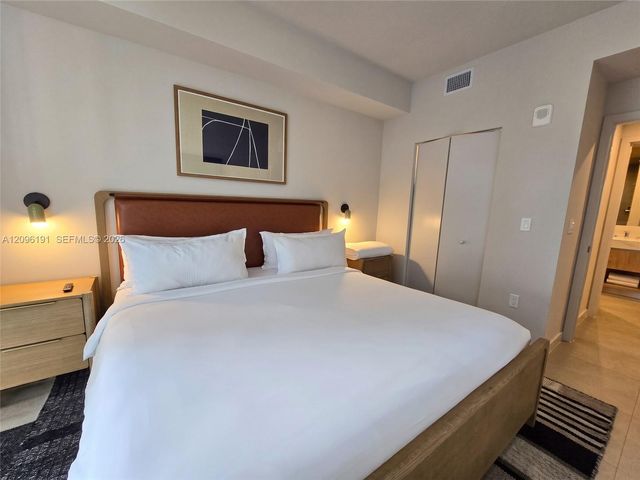 11 NE 6th Street 2103, Miami, FL 33132