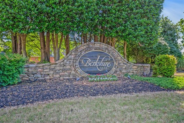 67 Devonhall Way, Taylors, SC 29687