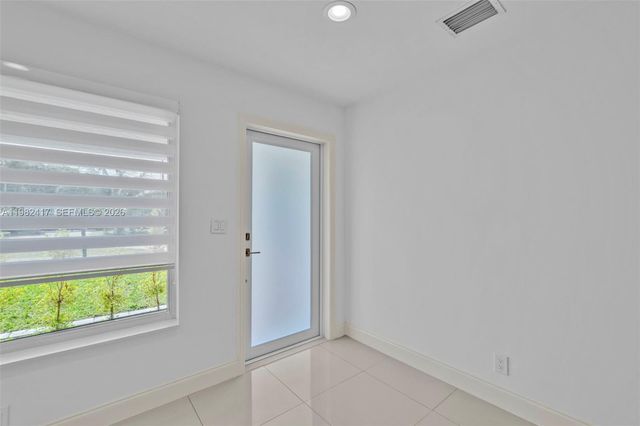 104 SW 7th St, Hallandale Beach, FL 33009