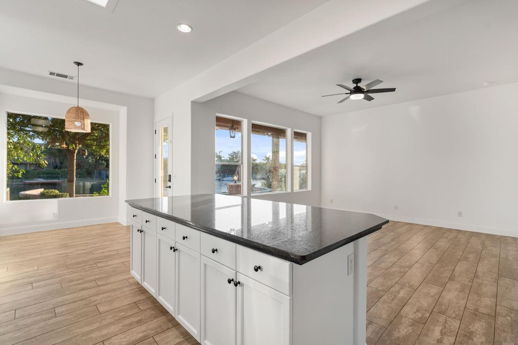 Image 19 of property listing at 10873 E Clearwater Way, Clovis, CA 93619