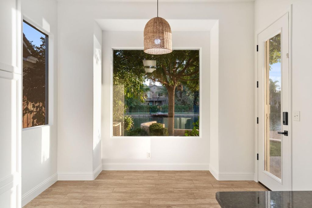 Image 20 of property listing at 10873 E Clearwater Way, Clovis, CA 93619