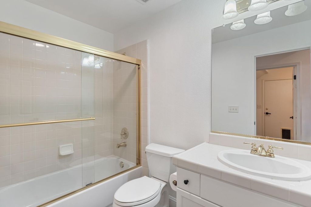 Image 22 of property listing at 10873 E Clearwater Way, Clovis, CA 93619