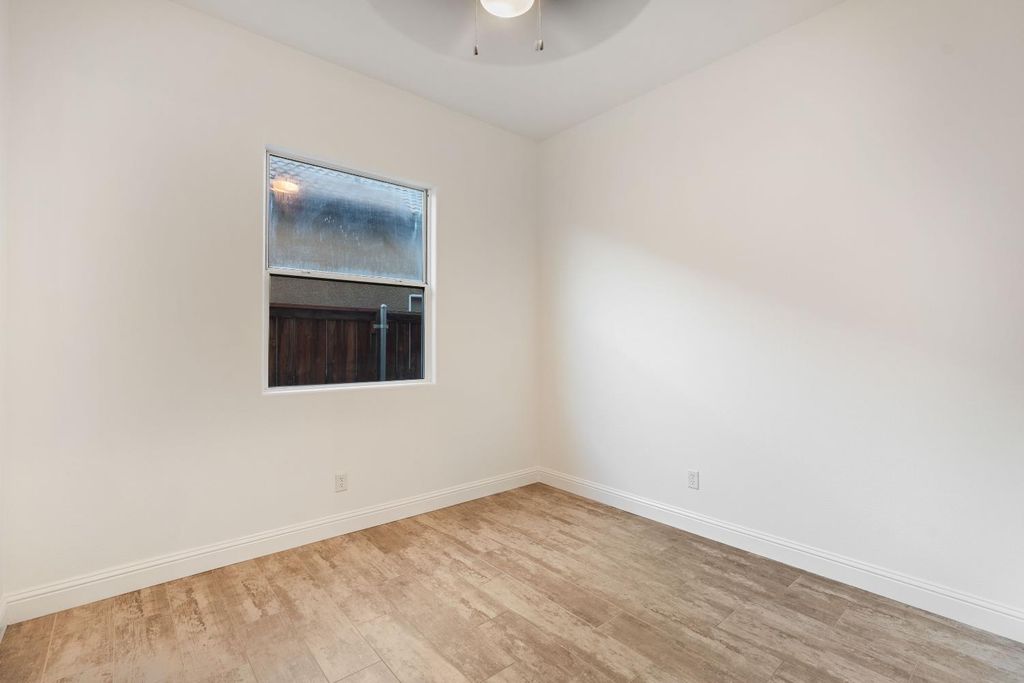 Image 23 of property listing at 10873 E Clearwater Way, Clovis, CA 93619