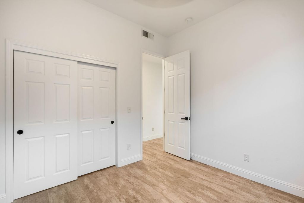 Image 24 of property listing at 10873 E Clearwater Way, Clovis, CA 93619