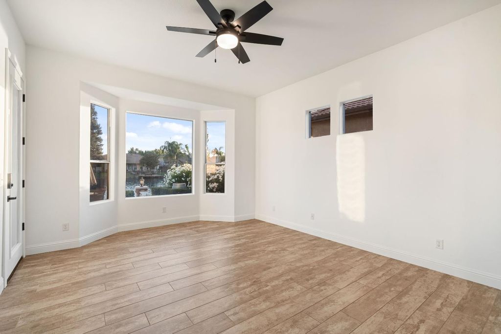 Image 25 of property listing at 10873 E Clearwater Way, Clovis, CA 93619