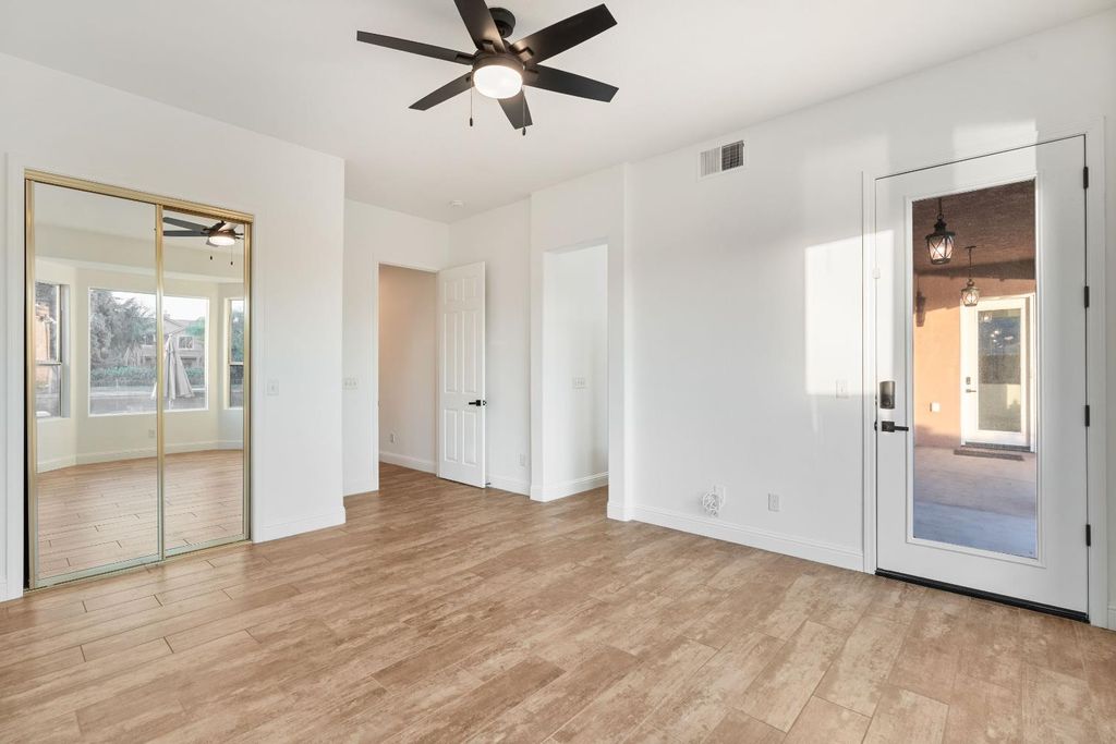 Image 27 of property listing at 10873 E Clearwater Way, Clovis, CA 93619
