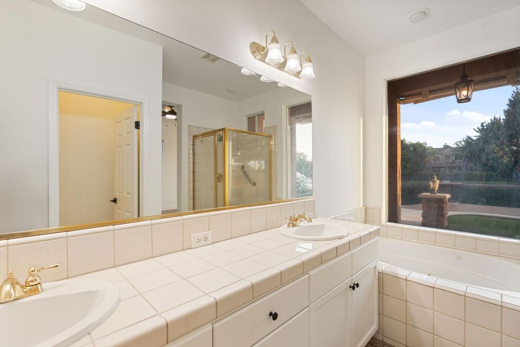 Image 29 of property listing at 10873 E Clearwater Way, Clovis, CA 93619