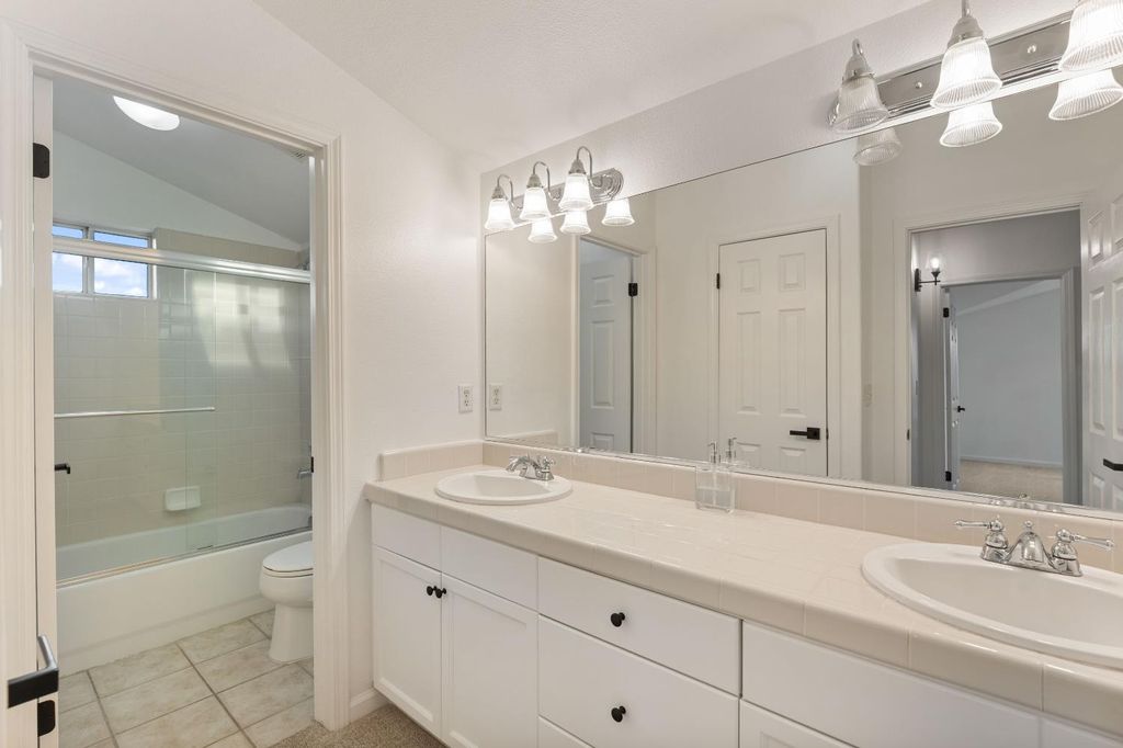Image 30 of property listing at 10873 E Clearwater Way, Clovis, CA 93619