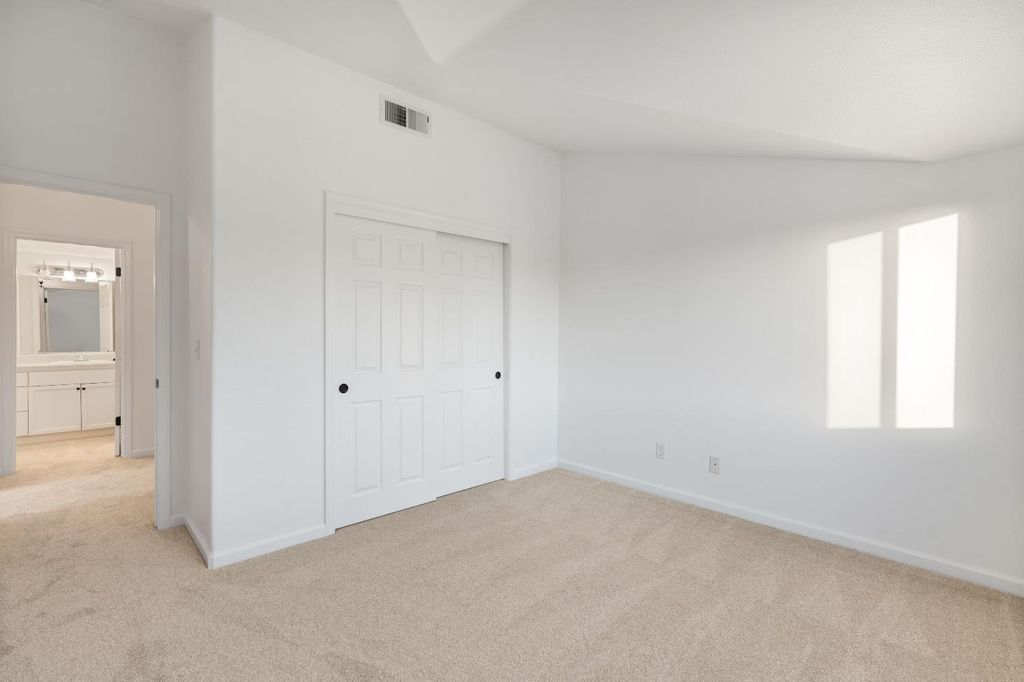 Image 34 of property listing at 10873 E Clearwater Way, Clovis, CA 93619