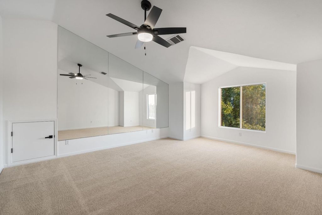Image 35 of property listing at 10873 E Clearwater Way, Clovis, CA 93619