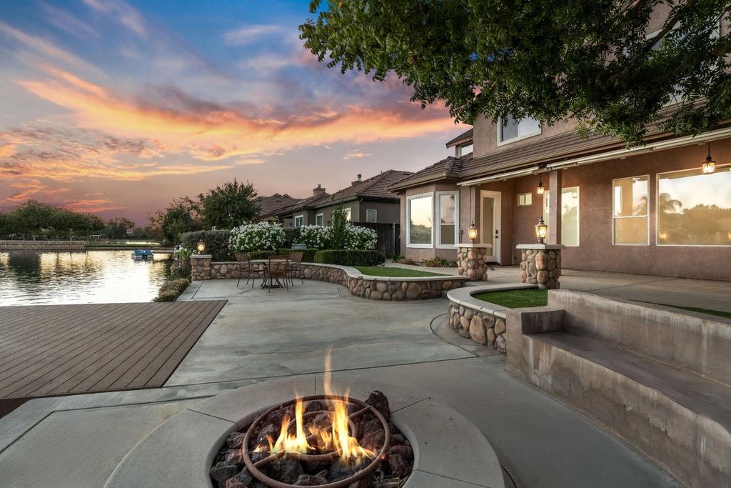 Image 38 of property listing at 10873 E Clearwater Way, Clovis, CA 93619
