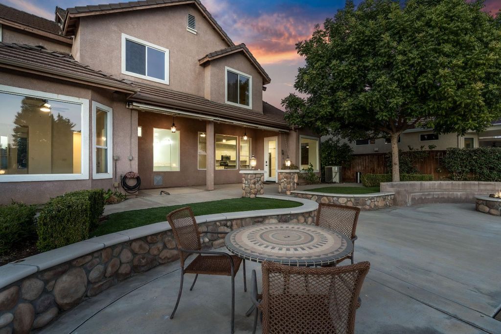 Image 44 of property listing at 10873 E Clearwater Way, Clovis, CA 93619