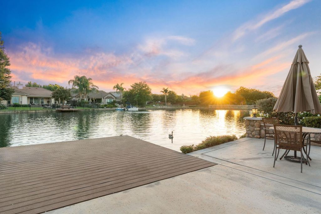Image 45 of property listing at 10873 E Clearwater Way, Clovis, CA 93619