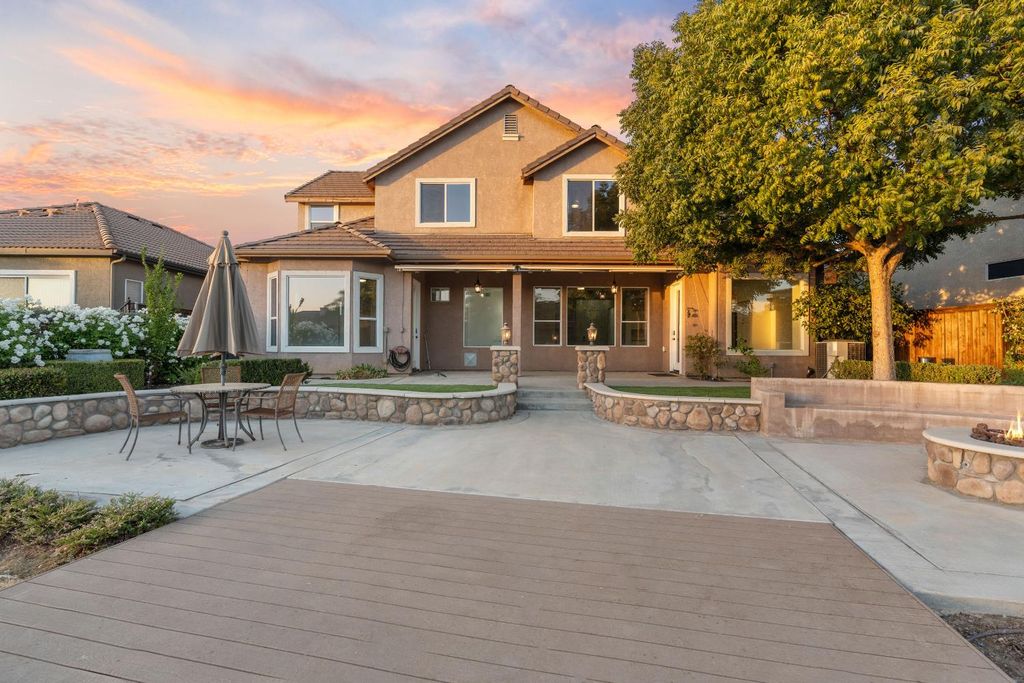 Image 48 of property listing at 10873 E Clearwater Way, Clovis, CA 93619