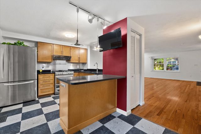 111 Brigham St 11B, Hudson, MA 01749