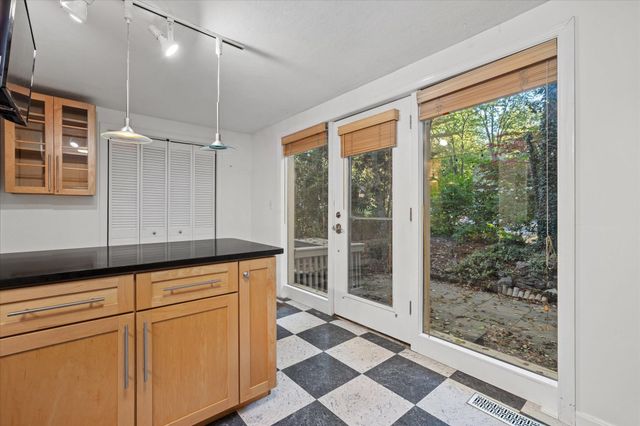 111 Brigham St 11B, Hudson, MA 01749