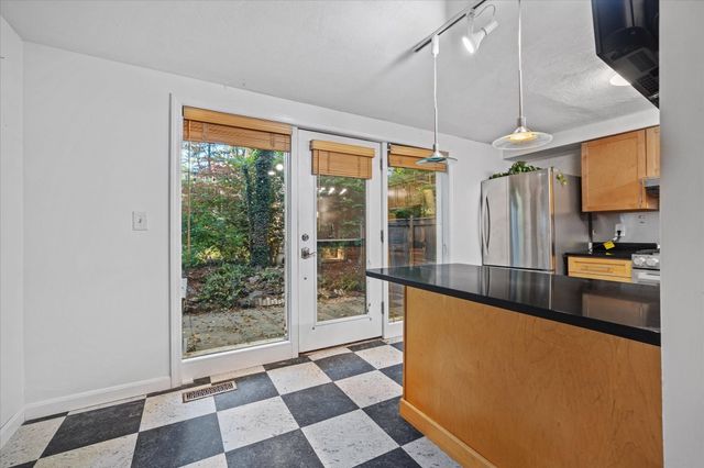 111 Brigham St 11B, Hudson, MA 01749