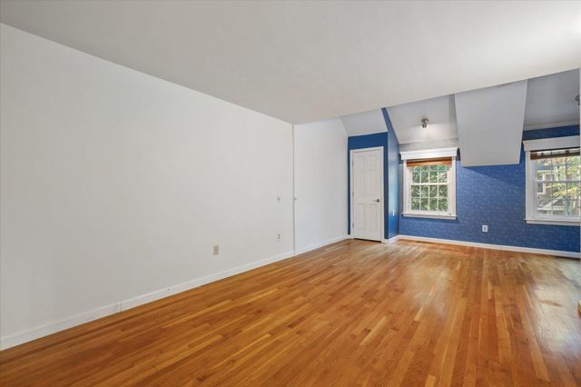 111 Brigham St 11B, Hudson, MA 01749