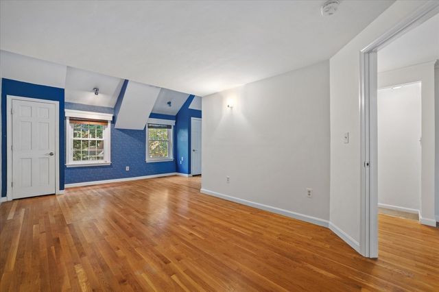 111 Brigham St 11B, Hudson, MA 01749