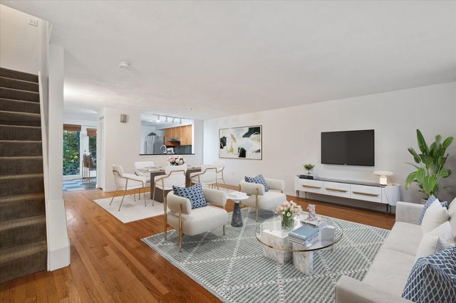 111 Brigham St 11B, Hudson, MA 01749