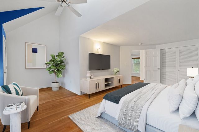111 Brigham St 11B, Hudson, MA 01749