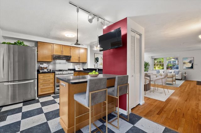 111 Brigham St 11B, Hudson, MA 01749