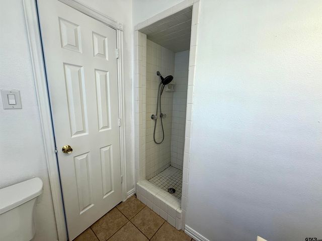 3205 Timberlane Dr, Tyler, TX 75701