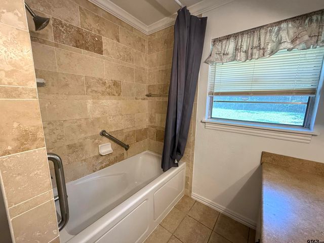 3205 Timberlane Dr, Tyler, TX 75701