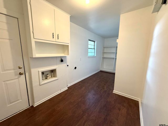 3205 Timberlane Dr, Tyler, TX 75701