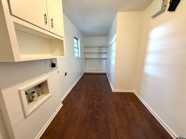 3205 Timberlane Dr, Tyler, TX 75701