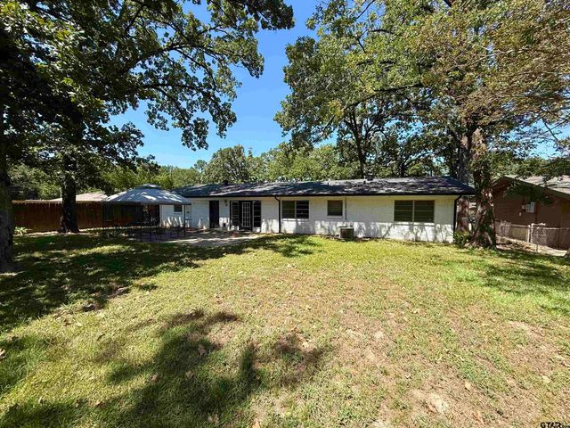 3205 Timberlane Dr, Tyler, TX 75701