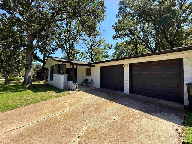 3205 Timberlane Dr, Tyler, TX 75701