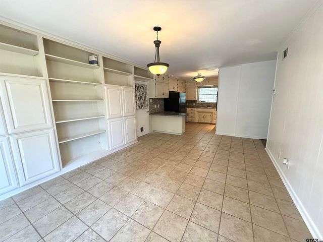 3205 Timberlane Dr, Tyler, TX 75701