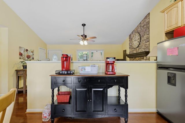 2021 Diamond Hill RD, Moneta, VA 24121