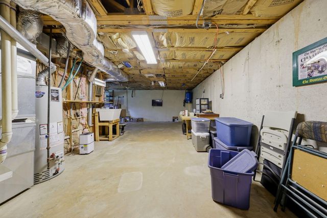 2021 Diamond Hill RD, Moneta, VA 24121